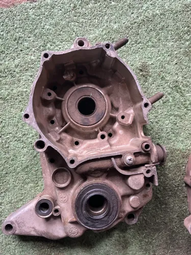 Carcaça motor Yamaha rd135