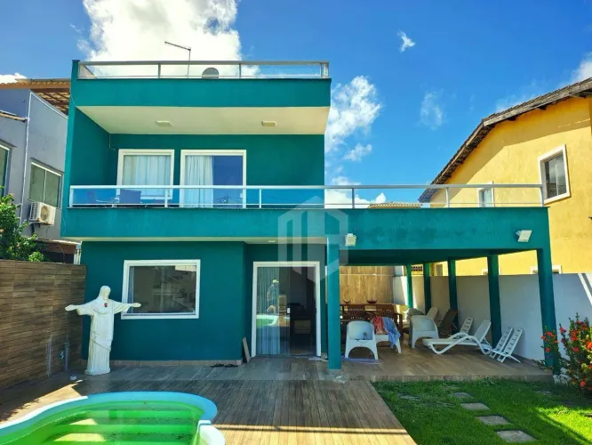 Casa para Alugar em Arembepe (Litoral Norte da Bahia) com 4 Suítes e Piscina no Condomínio