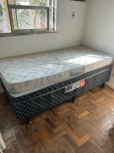 Cama de solteiro 