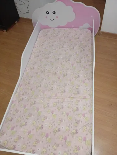 Cama infantil com colchão