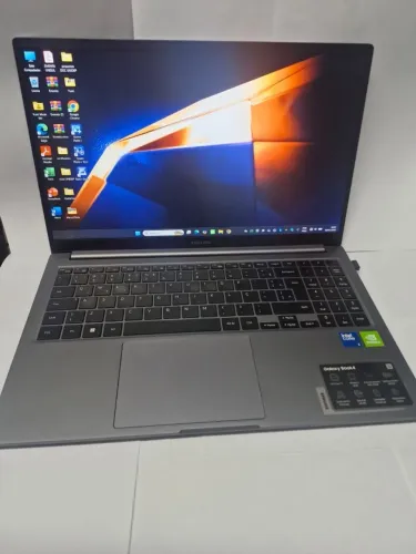 Notebook samsung galaxy book4/ -1 ano de usopouco usado