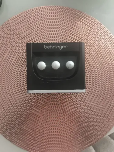 Interface de Áudio - Behringer U-Phoria UM2 