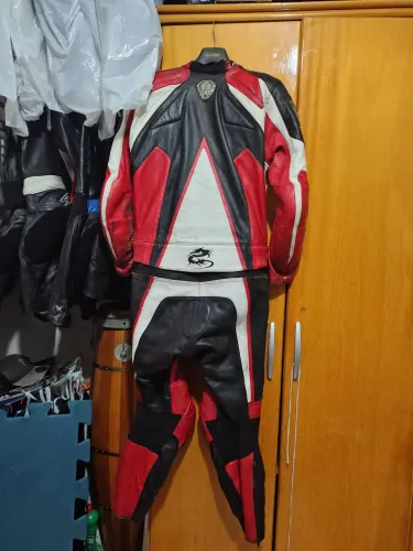 Macacão de couro para motociclista 