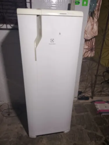 Geladeira Eletrolux gelo seco frosfr