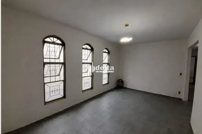 Casa com 3 quartos, sendo 1 suíte, disponível para venda no bairro Vigilato Pereira em Ube