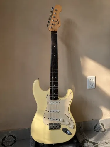 Guitarra Squier Fender