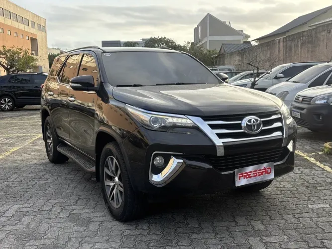 Toyota Hilux SW4 4X4 2.8 Diesel 2016