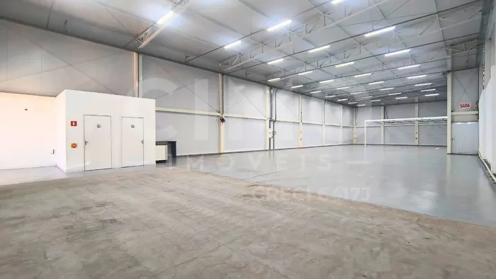 Galpão para Alugar em Gaspar/SC  548m² com Doca
