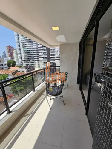 Um Lugar Imóveis aluga apartamento mobiliado com 95m², vista para a Baía e 2 vagas no Ed. 