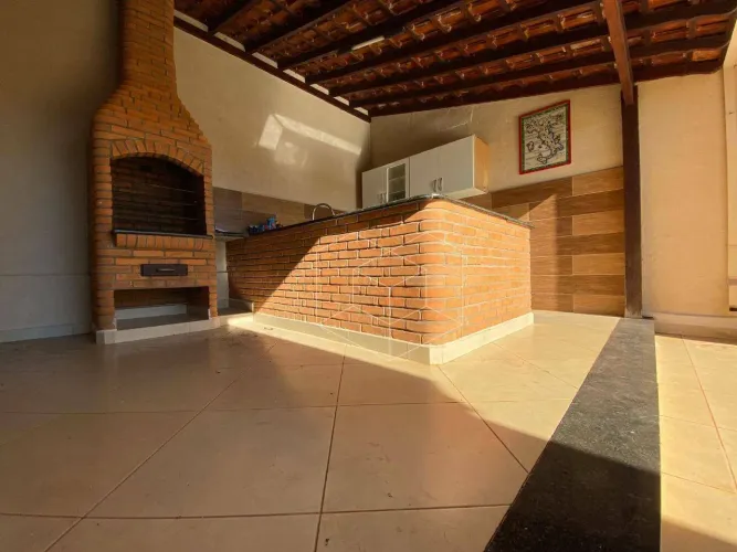 Casa com 3 dormitórios para alugar, 335 m² por R$ 5.400,00/mês - Centro - Jaú/SP