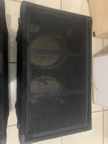 Caixa line array 2x12+ Ti já vai com tela