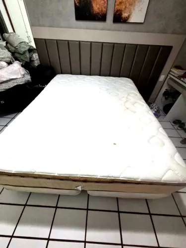 Vendo cama box king size Simmons Bamboo seminova, em ótimo estado de conservação.