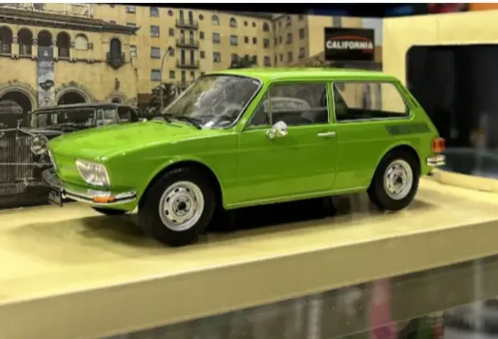 Miniatura Volkswagen Brasília 1976 1:24 - Ultra Detalhada | Colecionador