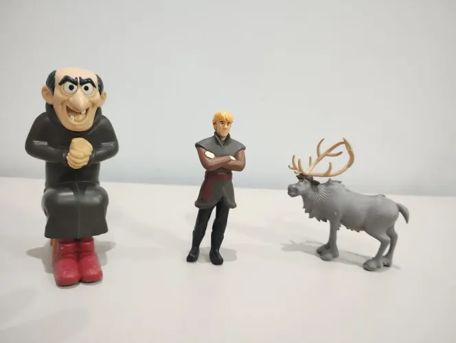 Boneco Gargamel, Kristoffer e Sven