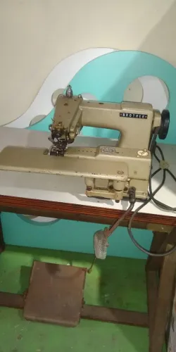 Máquina pespontadeira somente mesa e cabeçote