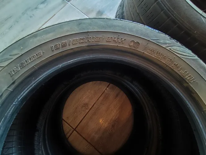 Pneu 185/60 R15 Dunlop