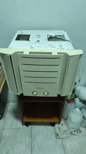 Vendo ar condicionado 7.500 btus, em ótimo estado.