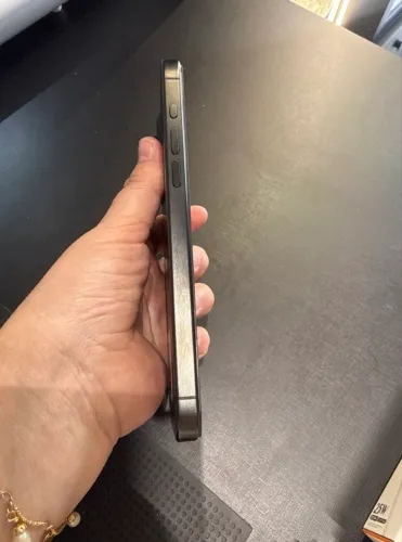 iPhone 15 Pro Max 256GB - Titânio Preto | Conservado
