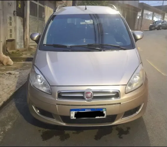 Fiat Idea Attractive 1.4 Fire Flex 8V 5P 2014