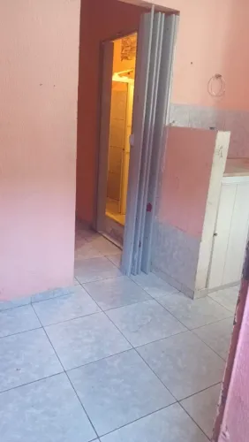 Alugo um Kitnet no beco da Compensa