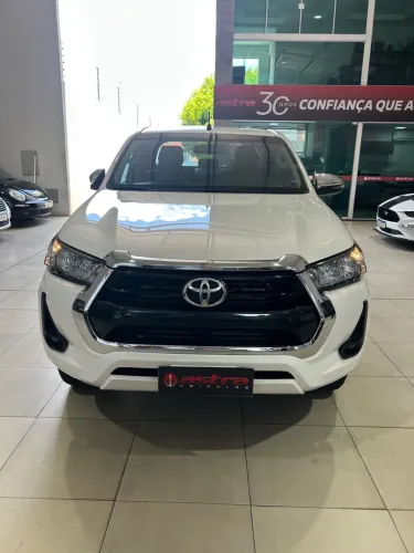 Toyota Hilux CD SRV 4X4 2.8 TDI Diesel Aut. 2023