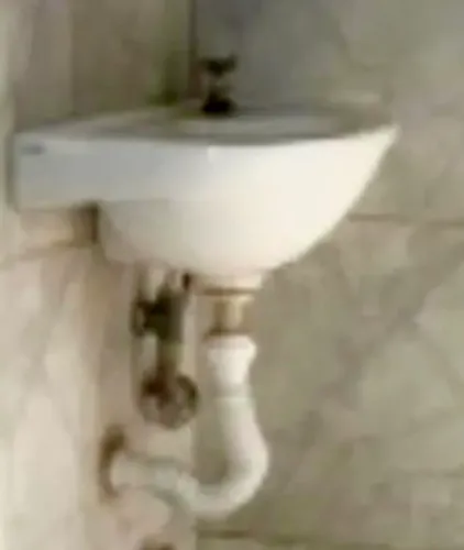 Dois lavatórios de cerâmica Inclui sifão