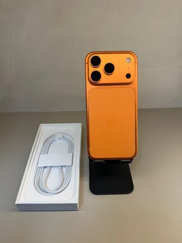 iPhone 17 Pro 256GB - Laranja - Novo - Pequena macha