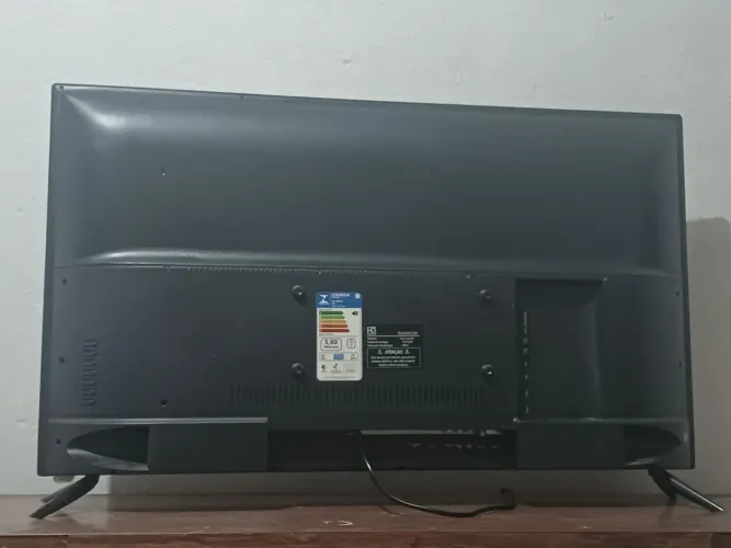 Televisão Led HD resolução 1366×768,60