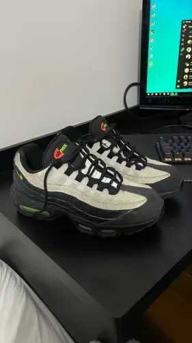 Nike Air Max 95 Essential