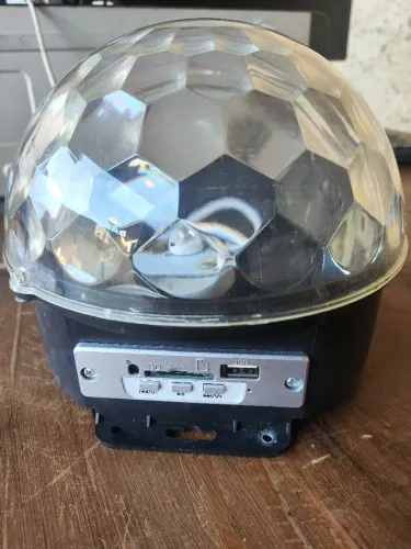 Globo de Luz LED Bola Maluca RGB - Com USB e Som Embutido