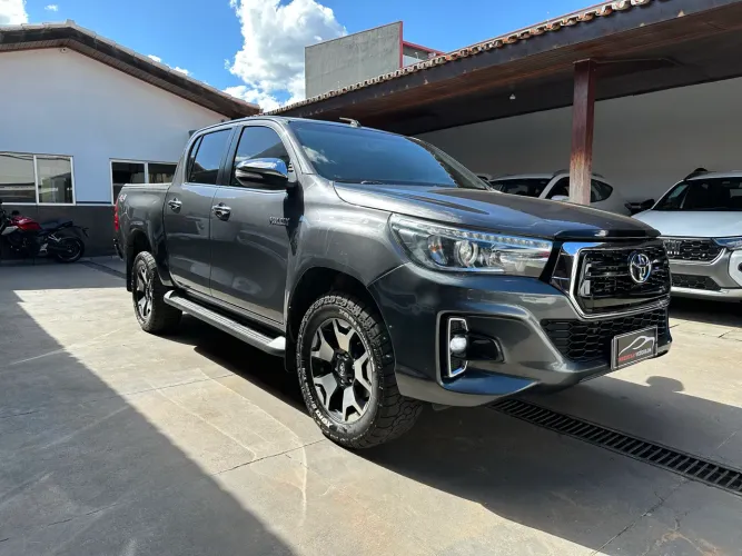 Toyota Hilux CD SRX 4X4 2.8 TDI 16V Diesel Aut. 2020