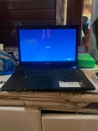 Vende-Se um notebook