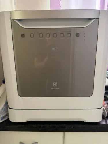 Lava-louças Electrolux 8 Serviços Branca com Programa Eco (LV08B)