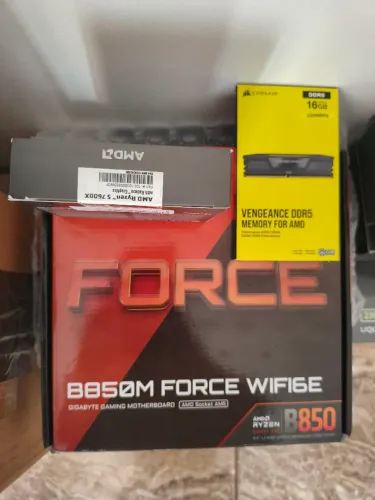 (Novo Lacrado) KIT Upgrade AM5 Ryzen 9600X B850M Force Wi-fi 16GB DDR5 Corsair 5200mhz