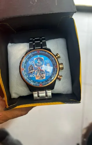 Vendo Relógio invicta edição Popeye, aço inoxidável. 