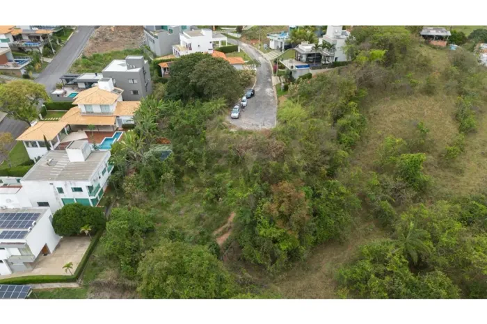 Terreno em Escarpas : 663 m², Vista Deslumbrante!