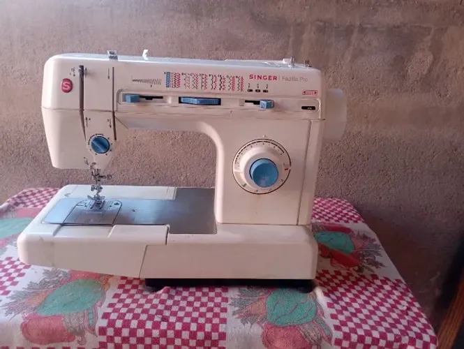 Máquina de Costura - Singer Facilita Pro