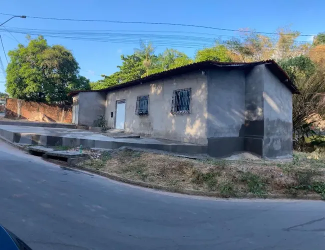 Vendo uma linda casa