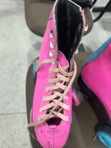 Patins feminino rosa ? número 36