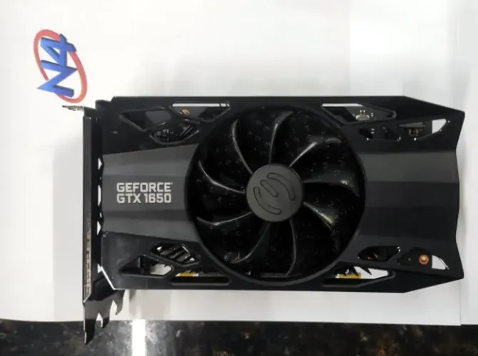 Placa de Vídeo EVGA GeForce GTX 1650 - Pouco Usada!
