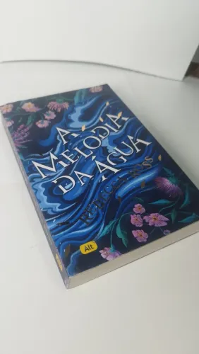 Livro A melodia da Água Rebecca Ross