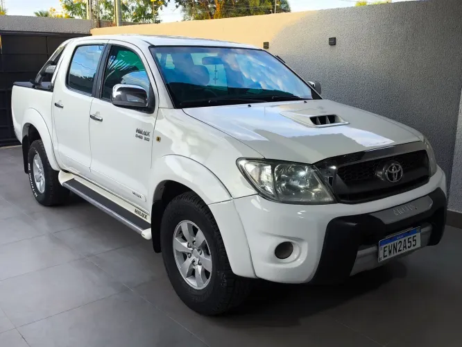 Toyota Hilux CD SRV D4-d 4X4 3.0 TDI Diesel AUT 2011