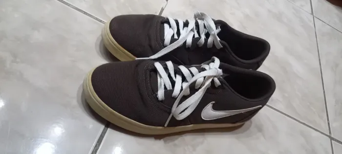 TÊNIS NIKE NÚMERO 39 USADO PREÇO NEGOCIÁVEL