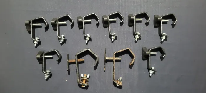 11 GANCHOS CLAMPS PARA EQUIPAMENTOS DE ILUMINAÇÃO E SOM
