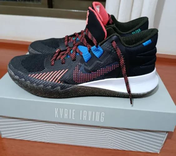 Tênis Nike Kyrie Irving Flytrap V