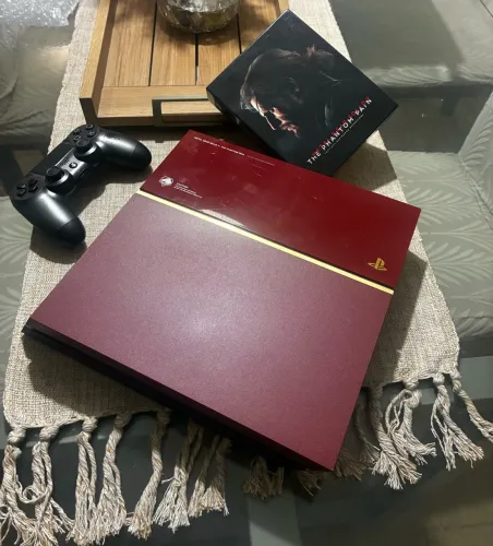PlayStation 4 edição metal gear V