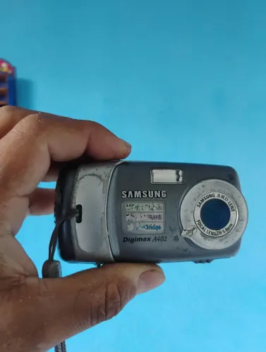 Camera digital Samsung 4 mp A402 linda
