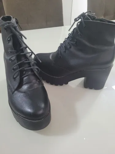 Bota coturno couro legitimo