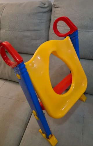 Assento redutor para vaso infantil