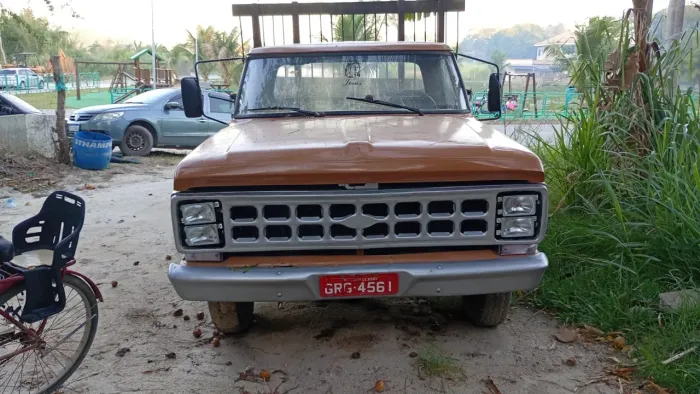 Ford F4000 em excelente estado